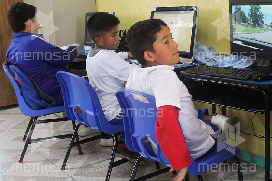 silla escolar con casco de polipropileno marca memosa